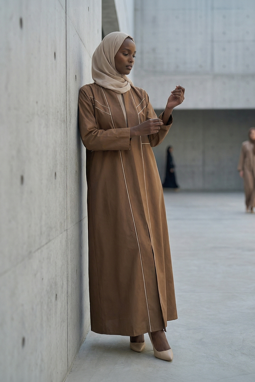 Contrast-Piped Cocoa Abaya with Structured Tailored Finish – hover image