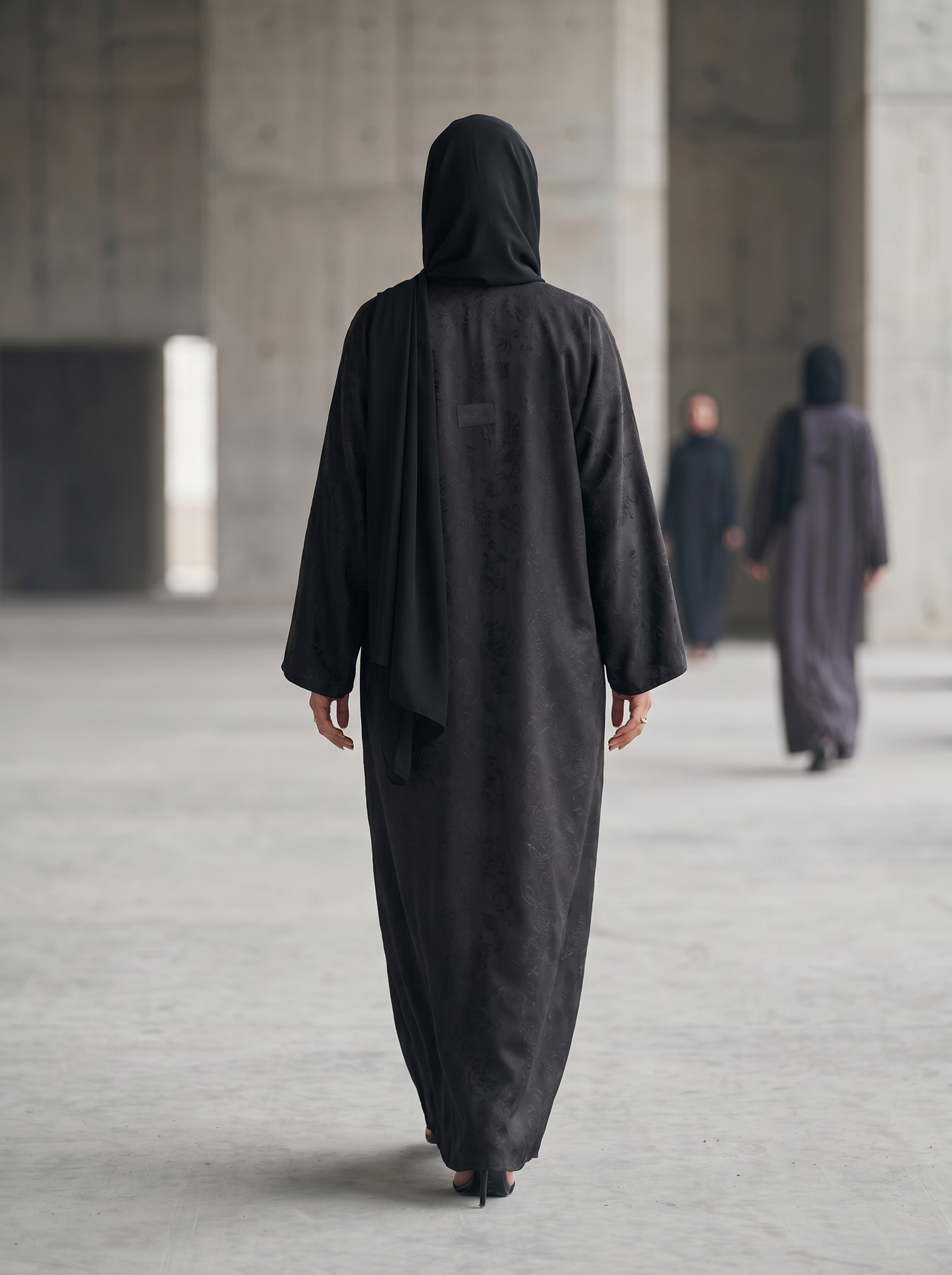 منتصف الليل عباية الساتان