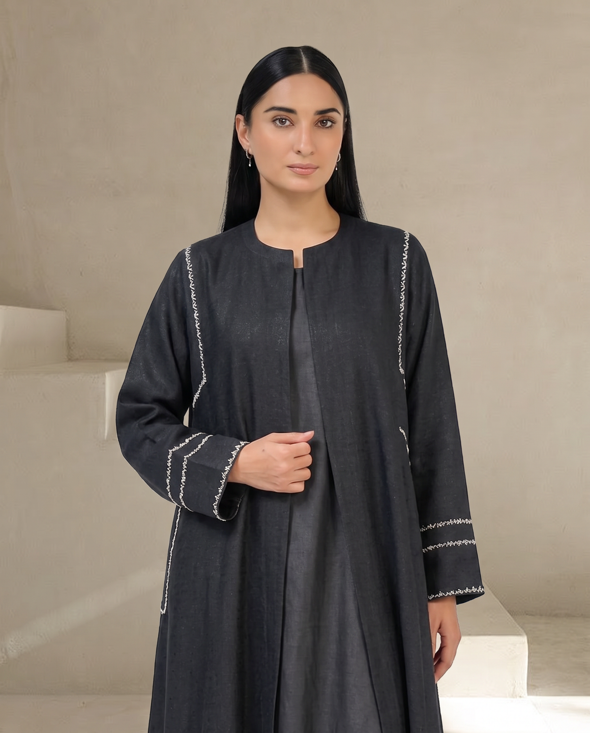 Noir Thread Abaya