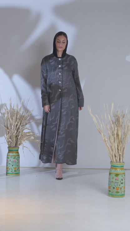 عباية جاكار أنيقة باللون الفضي والرمادي