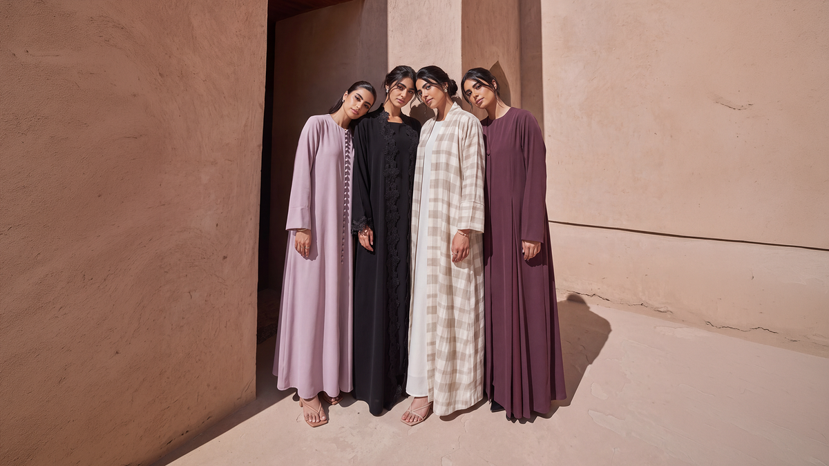 4 abayas for 1000AED